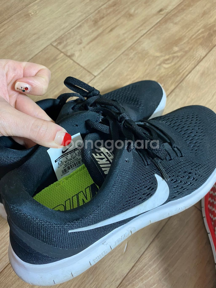 나이키 여성운동화 정품입니다--0