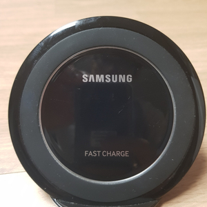 삼성 고속 무선충전기(Fast CHARGE)