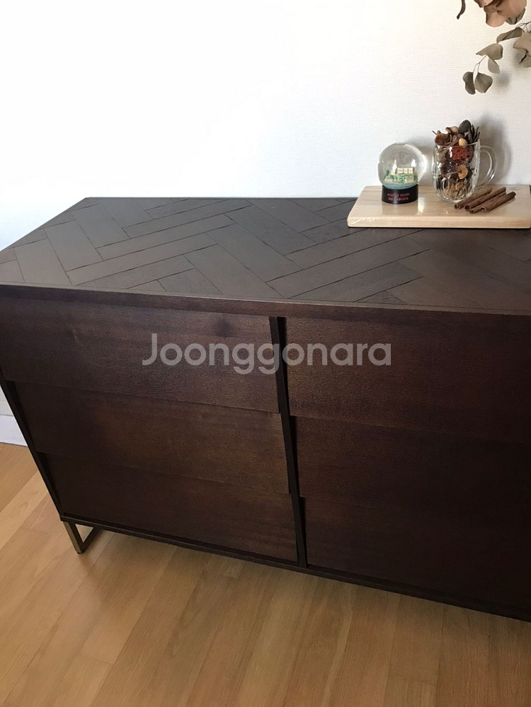 까사미아 헤링본 와이드체스트 서랍장 서울 140-50---1