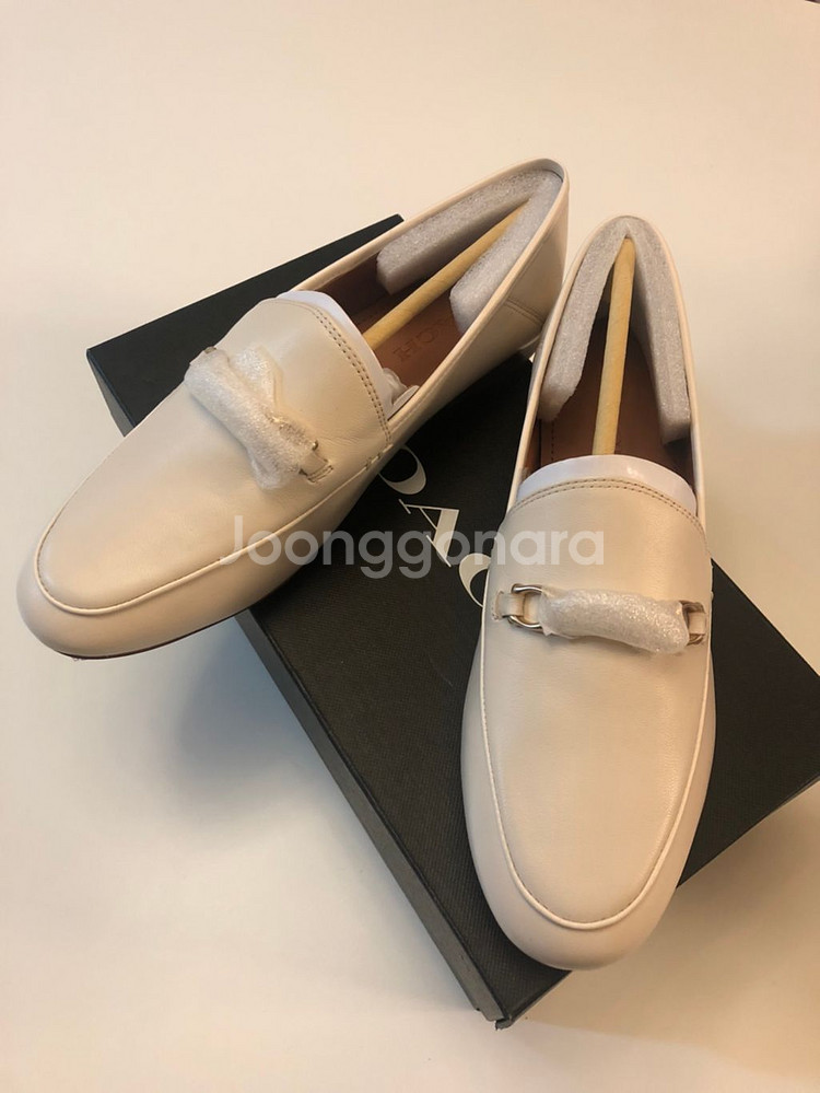 코치 헤일리로퍼 7.5 사이즈 새상품--0