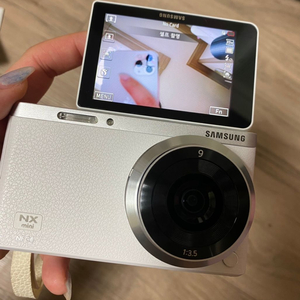 가격내림 삼성 nx mini 판매합니다.