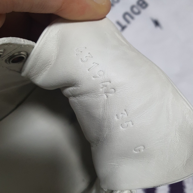 구찌 꿀벌 신발 35사이즈 팝니다--4