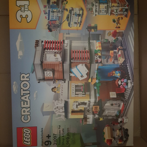 레고 31097 타운하우스, 31109 해적선