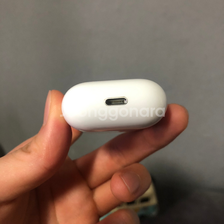 에어팟 1세대 팔아여. 5만원--3