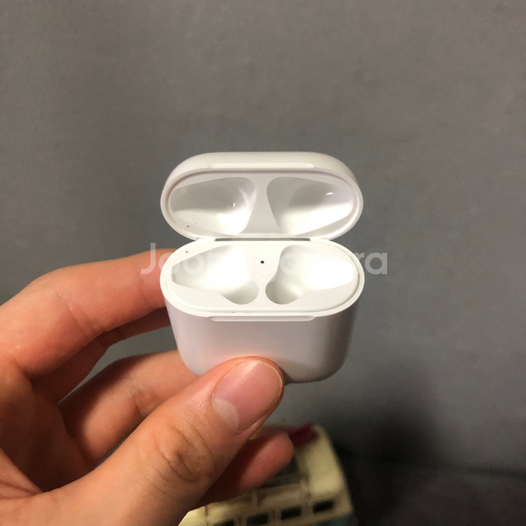 에어팟 1세대 팔아여. 5만원--6