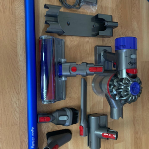 다이슨 v7 뉴플러피 팝니다