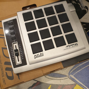 AKAI MPD16