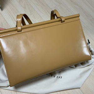 투티에 파라렐 카멜 가방