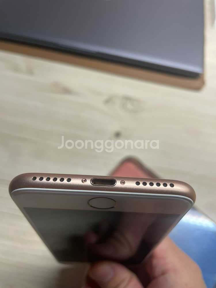 아이폰8 로즈골드 색상--4