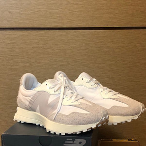 뉴발란스 327 문빔 8사이즈 새상품