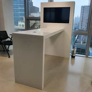 다용도 티비달린 책상 판매합니다