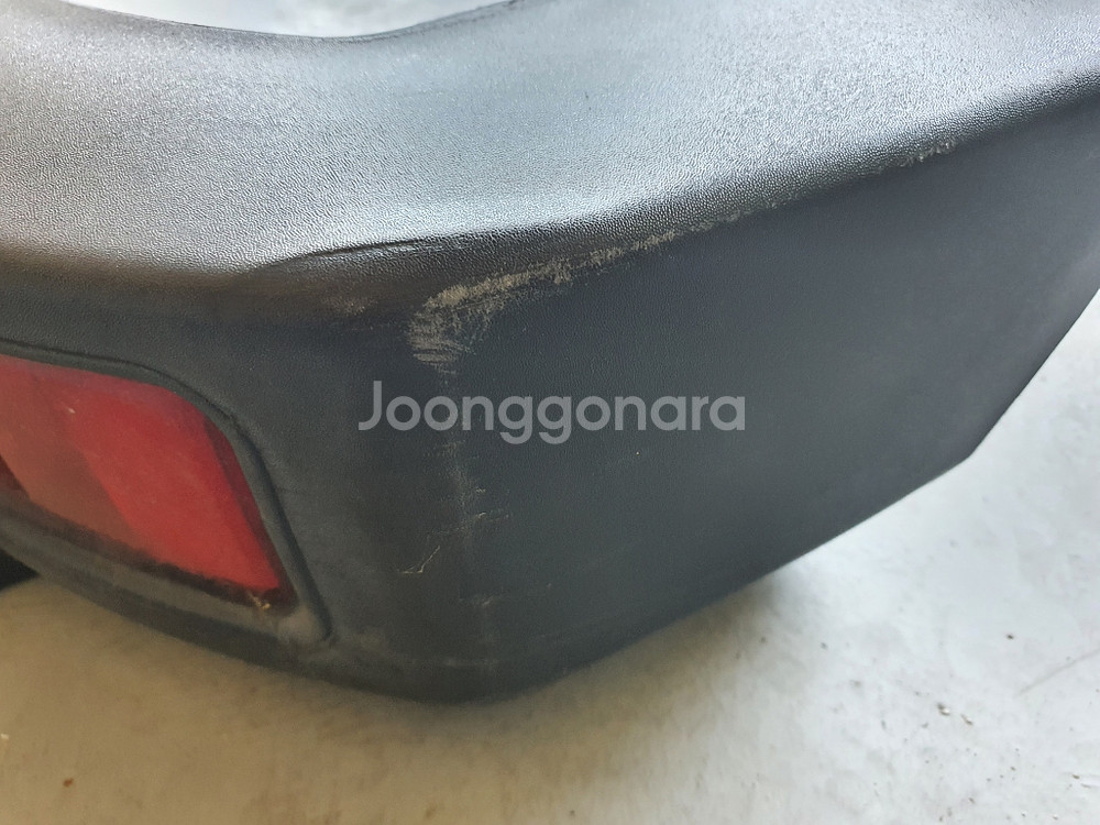 지프 랭글러 JK 루비콘 사하라 순정 리어범퍼 팝니다.--3
