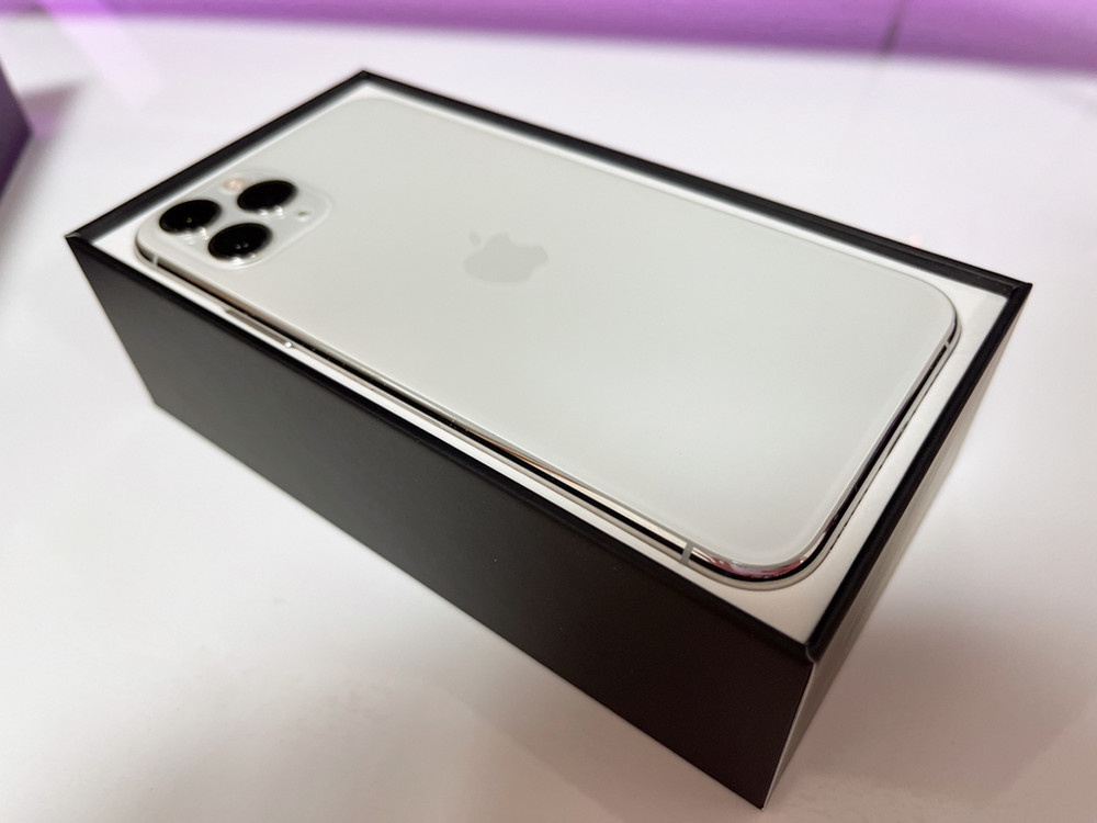 아이폰11프로 64기가 팝니다.케이스티파이 케이스 증정--1