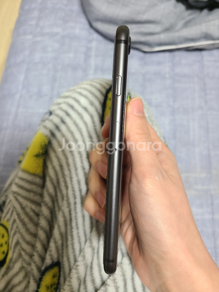 아이폰8 블랙 64기가 팝니다--5