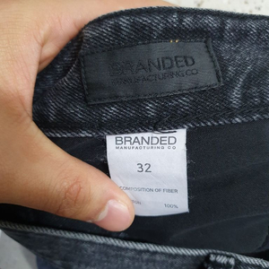 브랜디드 ALL BLACKED JEAN / 32