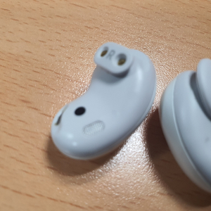 버즈라이브 화이트 중고