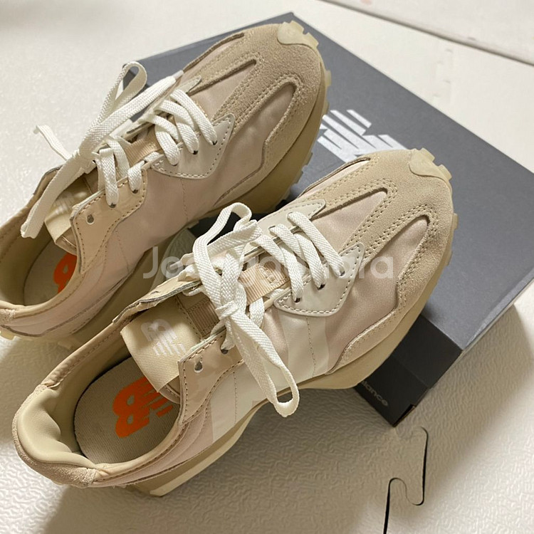 뉴발란스327과 스나이델 여성240--0