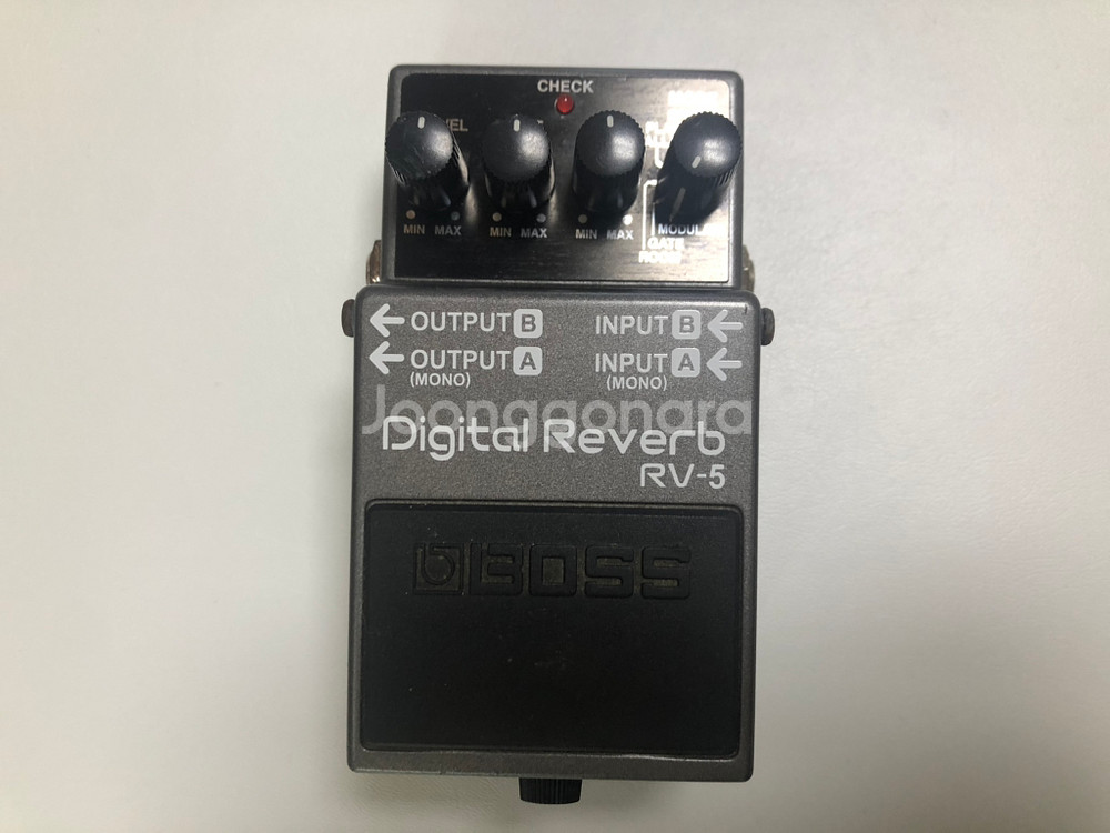 Boss digital reverb RV-5--0