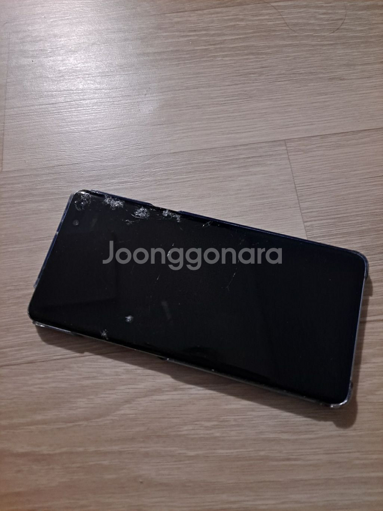 갤럭시s10+ (액정금)--1