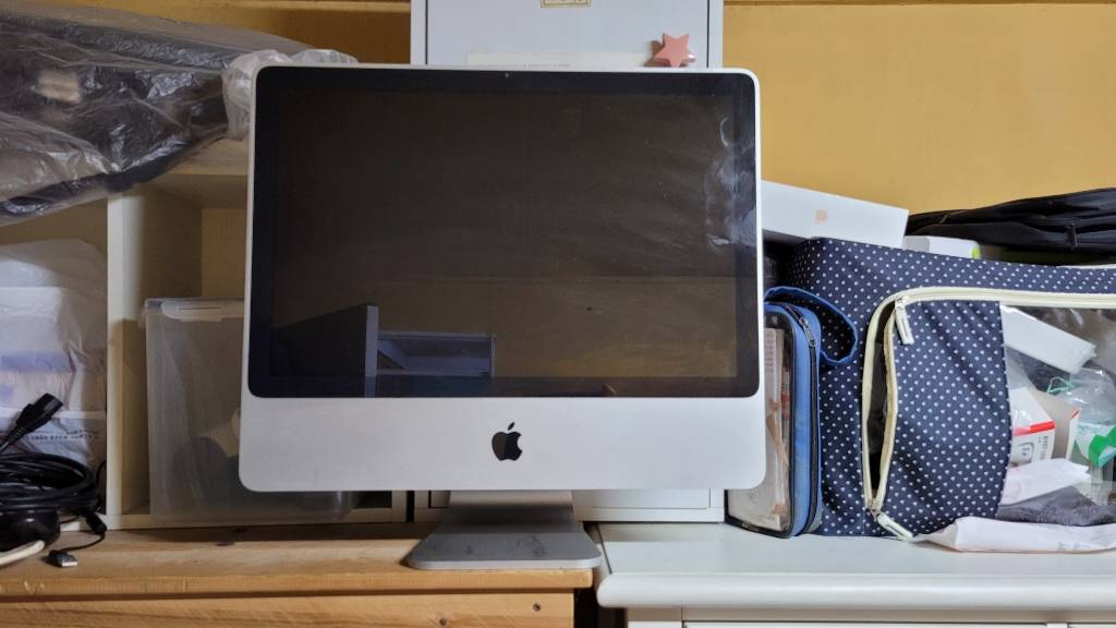 아이맥 2008 early 20인치 본체만 판매합니다--0