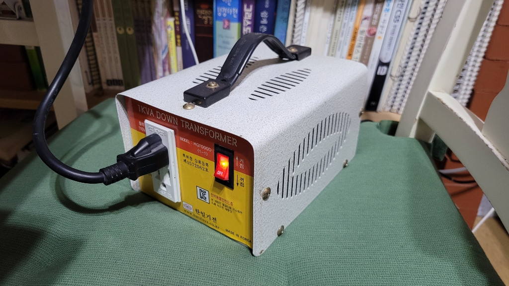 아이맥 2008 early 20인치 본체만 판매합니다--3