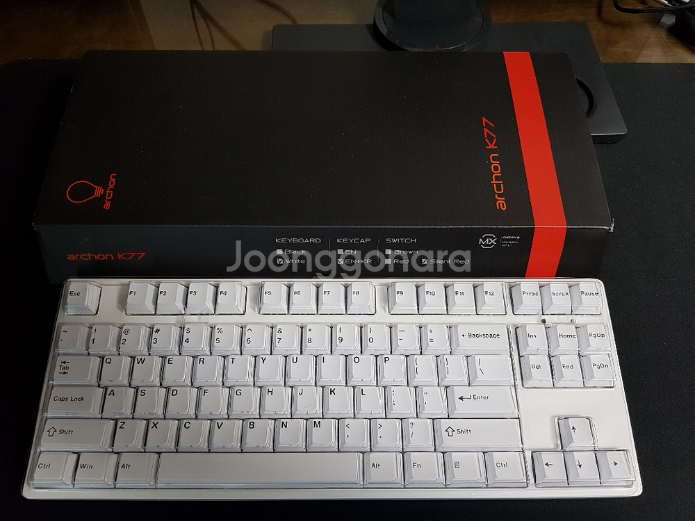 아콘 k77 유/무선 기계식키보드 저소음적축 팝니다.--0