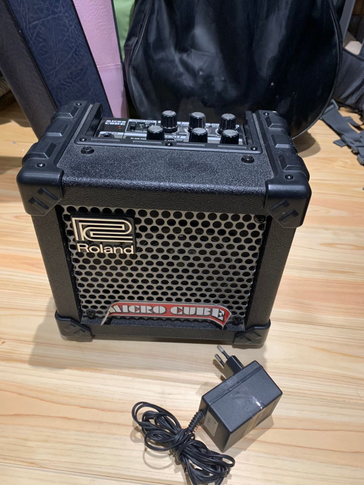 초보자용 일렉기타, 롤랜드 엠프 , 어쿠스틱 기타 팝니--1