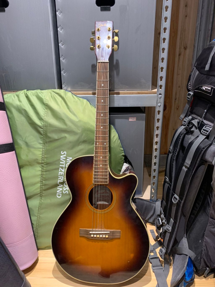 초보자용 일렉기타, 롤랜드 엠프 , 어쿠스틱 기타 팝니--2