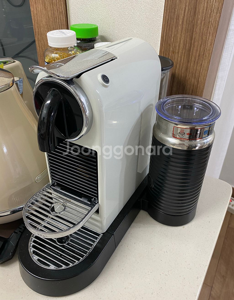 네스프레소 커피머신 (대구직거래)에눌가능/상태최상--0