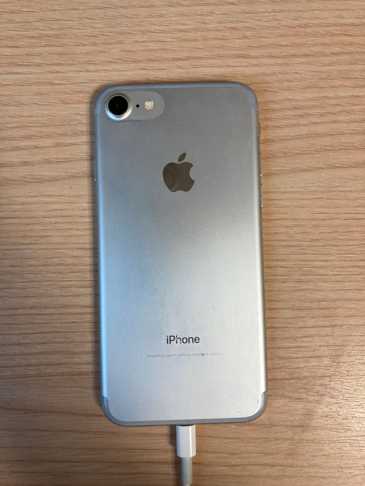 아이폰7 128 GB 실버--1