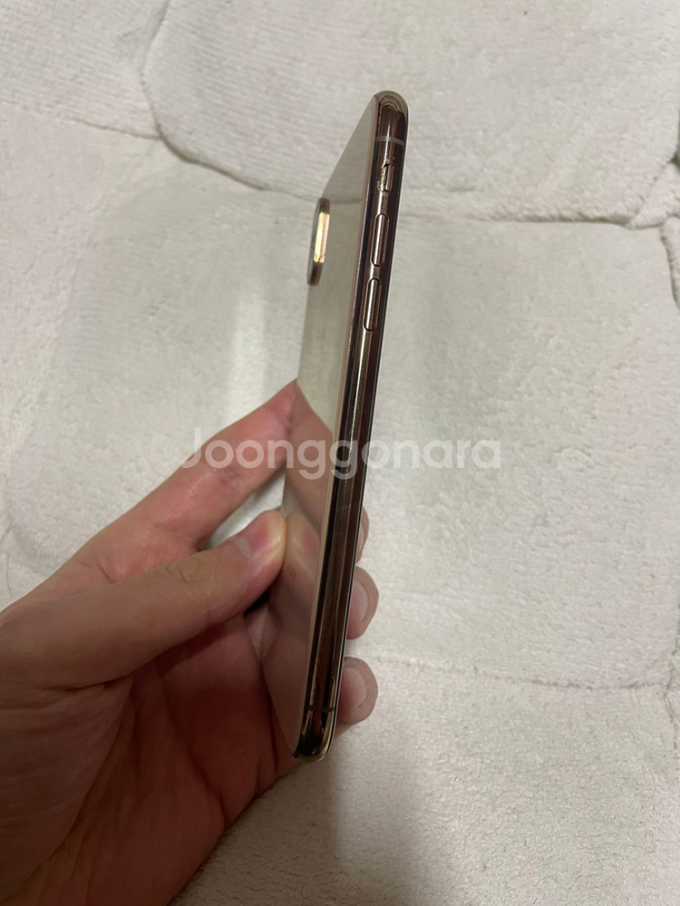 아이폰xs 64기가 골드 팝니다--2