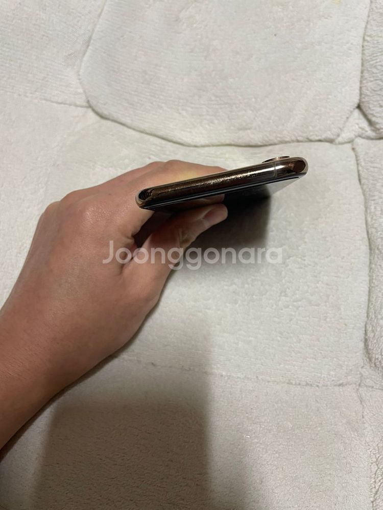 아이폰xs 64기가 골드 팝니다--5