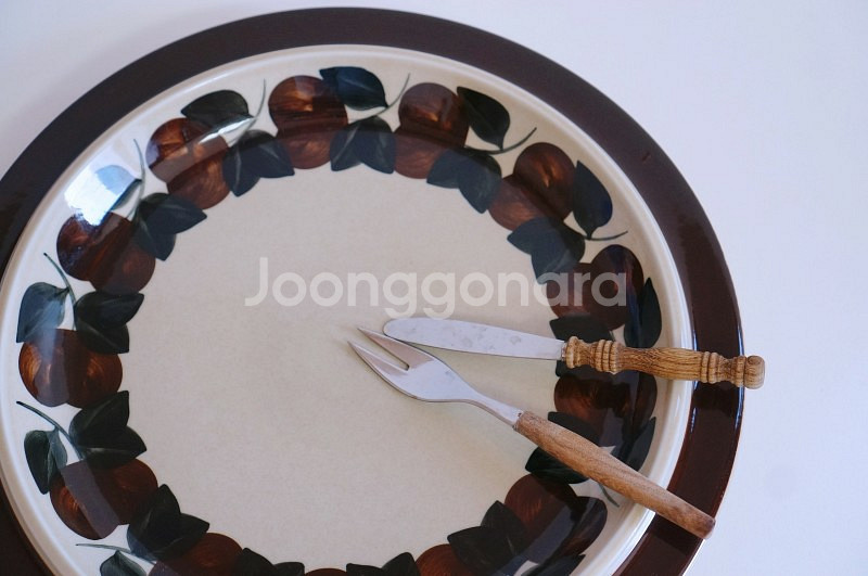 현지 품귀 현상인 귀한 아라비아핀란드!루이자라운드플래터--3