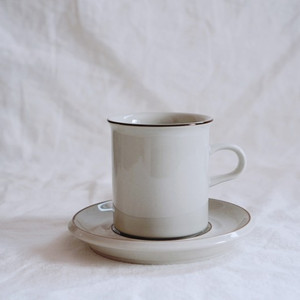 점점귀해지는북유럽빈티지.아라비아핀란드펜니카톨컵앤소서!