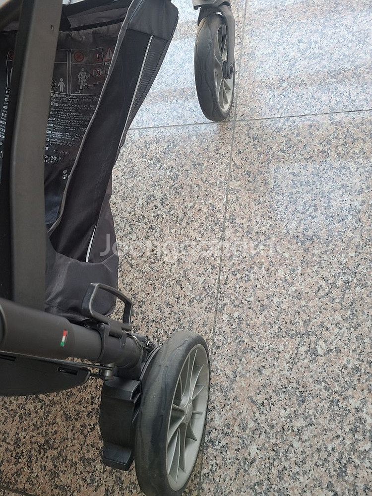 2019년식 잉글레시나 트릴로지 절충형 유모차--1