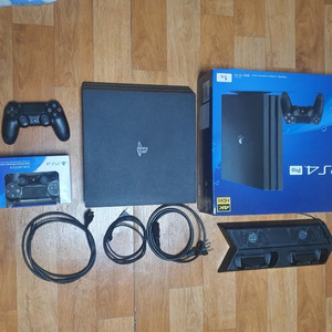 PS4 pro 7117b 듀얼쇼크 2개 1테라 박스구성