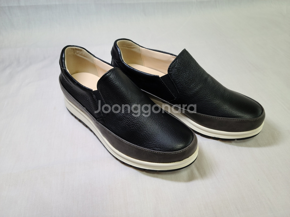 여성 가죽 스니커즈 235mm--3