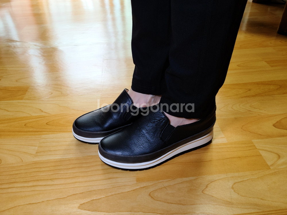 여성 가죽 스니커즈 235mm--2