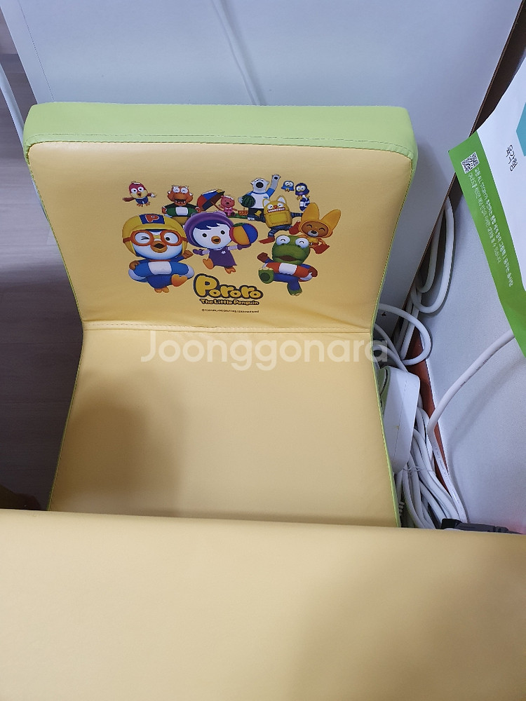 뽀로로유아의자테이블 겸 유아쇼파 팝니다--0
