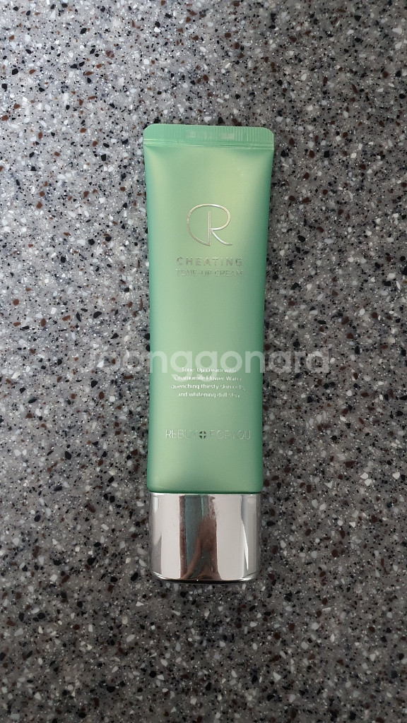 (새상품) 리바이포유 치팅톤업크림 (단종)--0