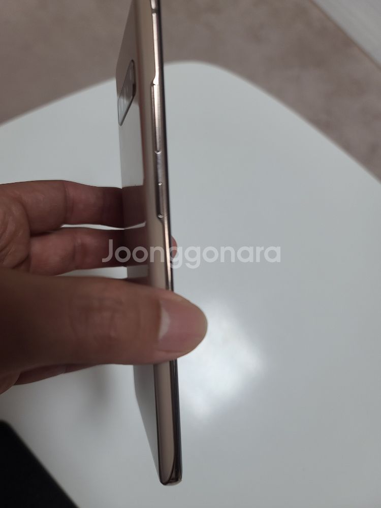 갤럭시s10 5g 250기가 골드 자급제 27만원--4