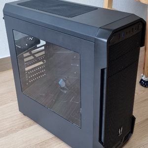 3RSYS J210 해머 컴퓨터 케이스 팝니다.