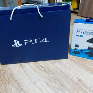 ps4 pro 7218 팝니다.