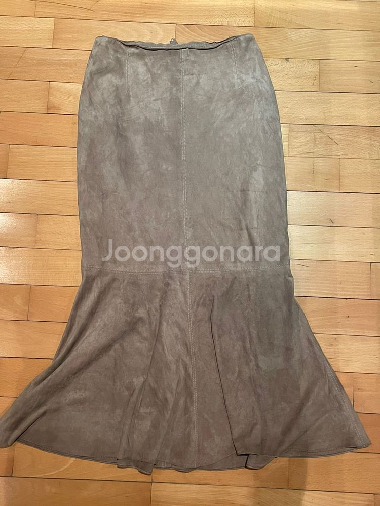 가겨내림wes gorden 스웨이드가죽 스커트 s사이즈--0