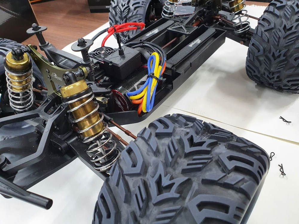 알씨카 서펀트 1/8 몬스터트럭 이미지