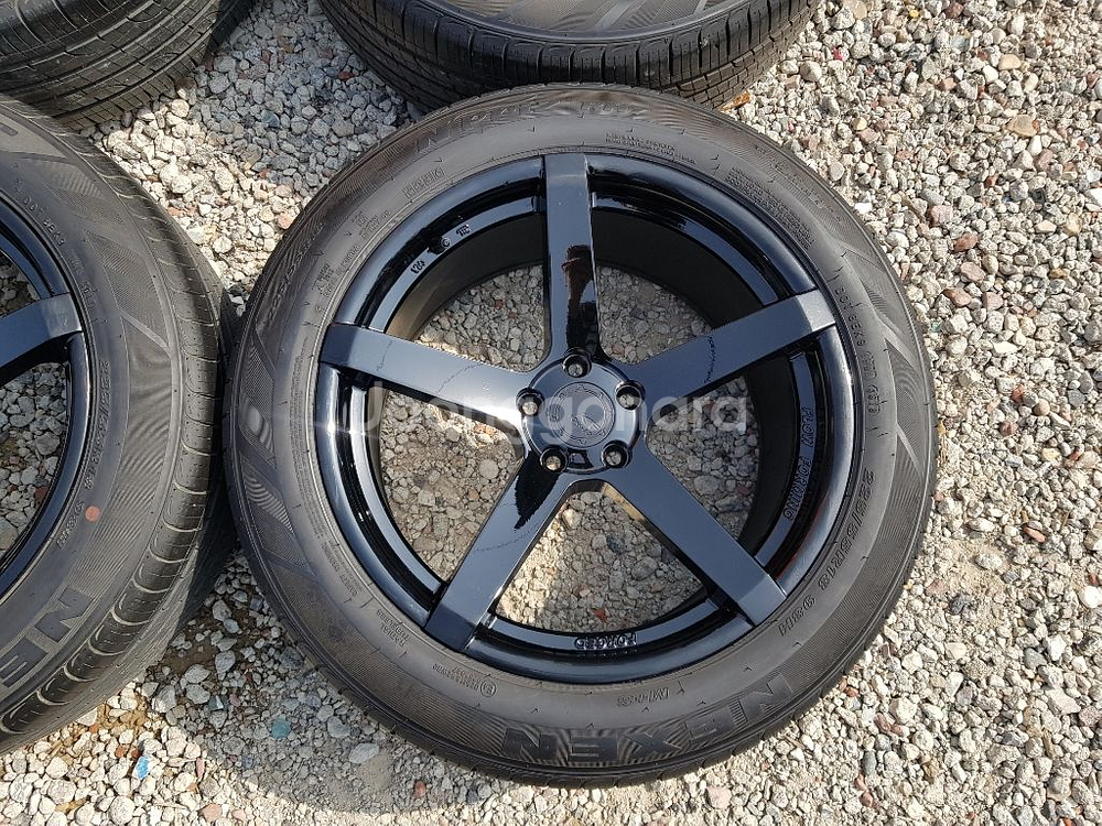 트랙스 KF포지드 유광블랙 18인치 휠타이어 판매합니다--3