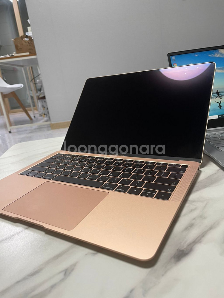 맥북에어 2019 로즈골드 256gb 팔아요--0