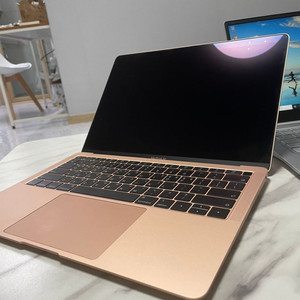 맥북에어 2019 로즈골드 256gb 팔아요