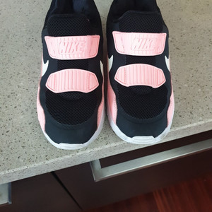 나이키 아동 운동화 210