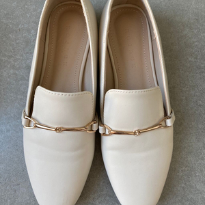 베이지 여성 로퍼 단화 225